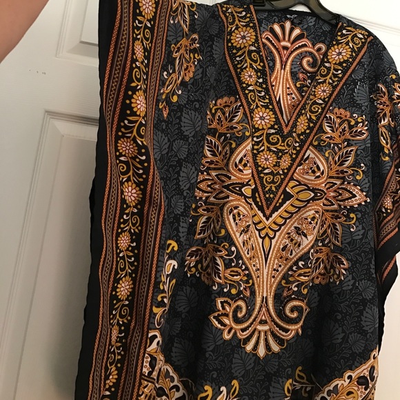 Like new top - Picture 2 of 4