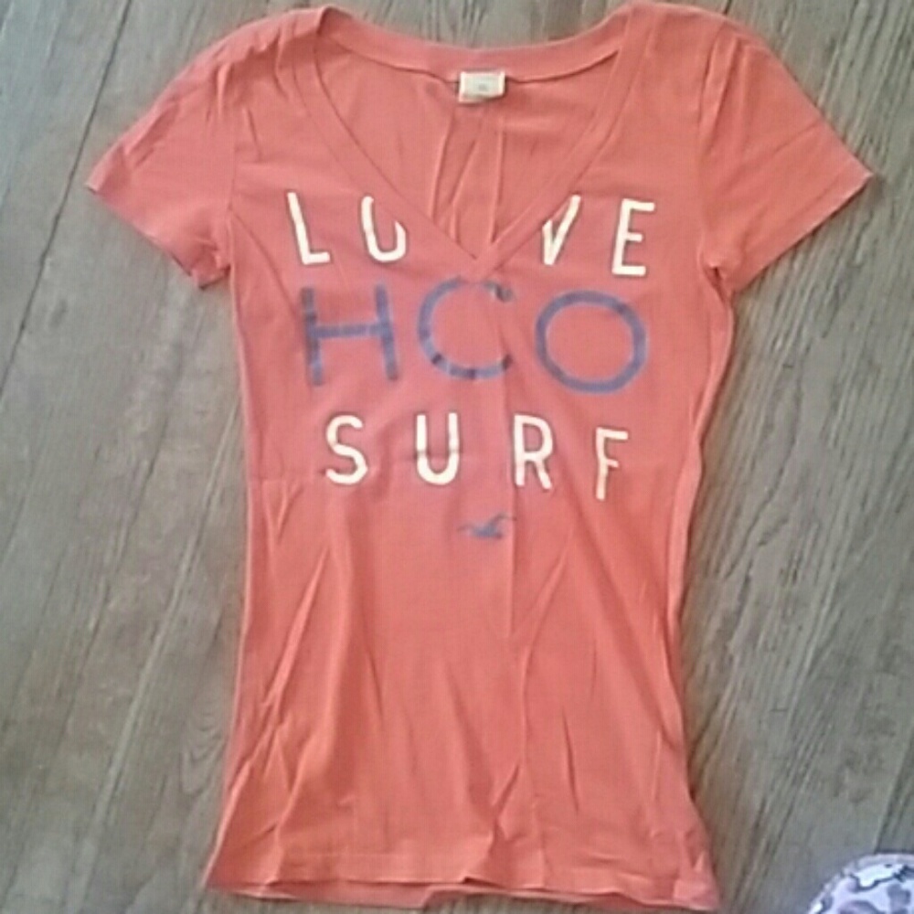 ❌SOLD on Ⓜ️❌ Hollister V-neck