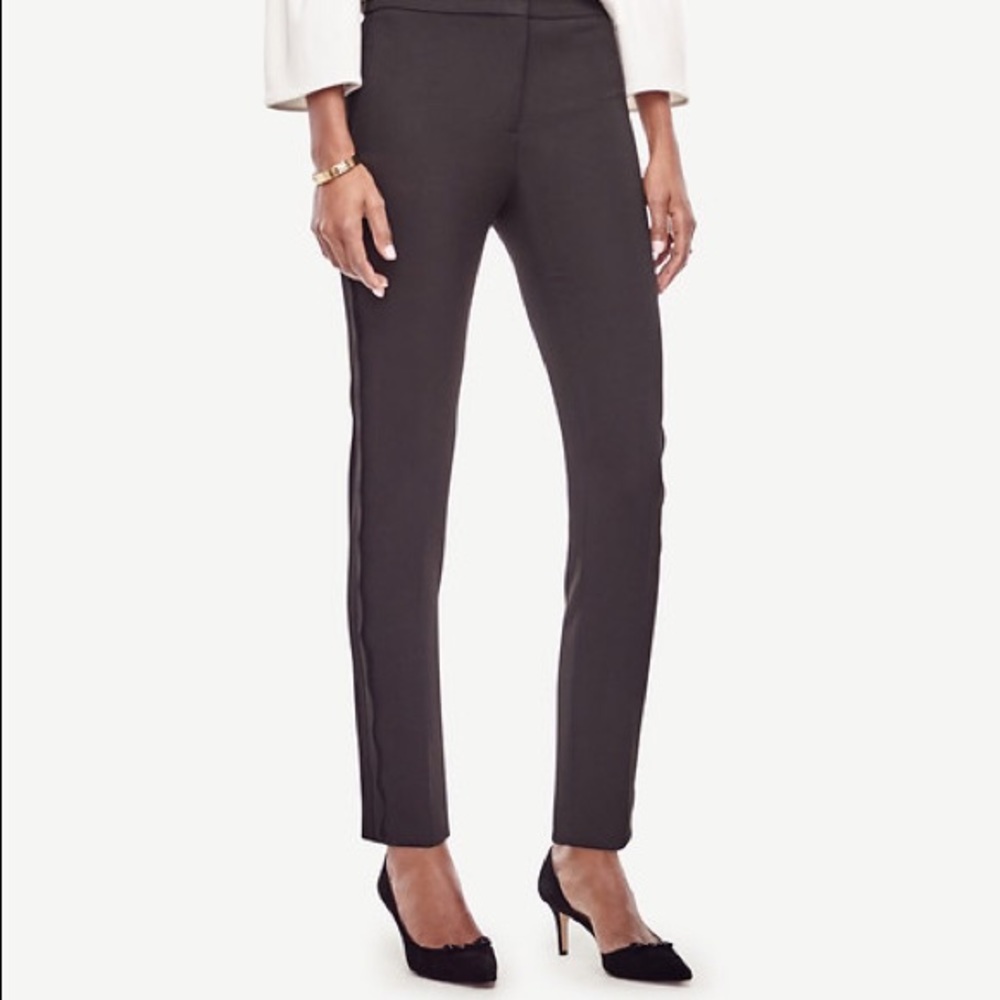Ann Taylor Scallop Cigarette Ankle Pants