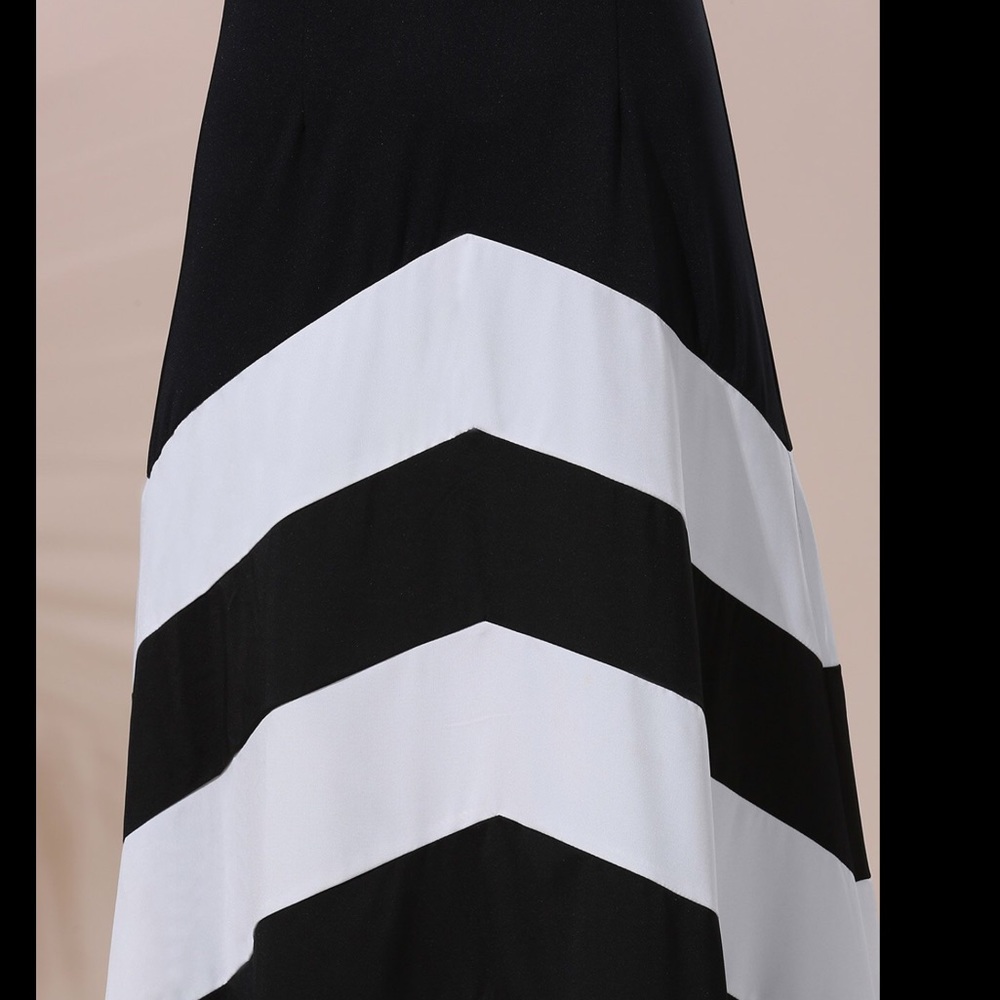 🌺HP 🌸Sexy chevron maxi dress PreOrder & Save - Picture 2 of 4