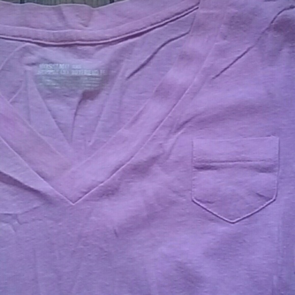 Pink V-neck. - Picture 2 of 2