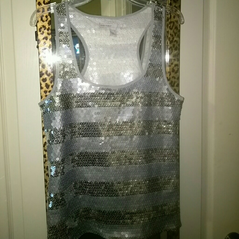 Really cute Bring out your outfit with sparkl.