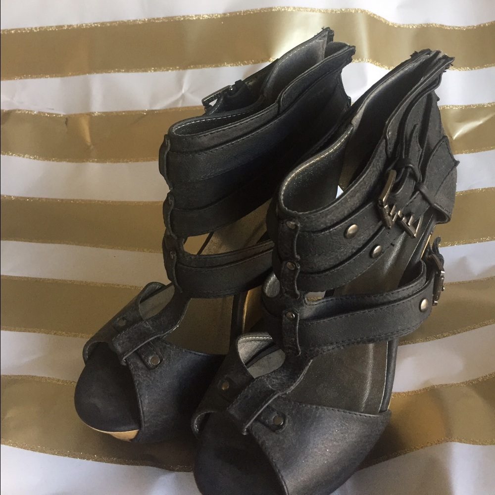 Stylish Black Qupid wedges with straps & buckles