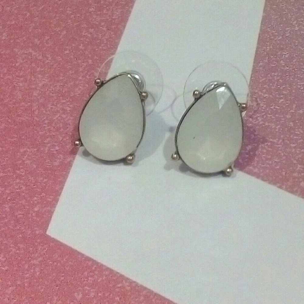 White Colored Teardrop Shaped Stud Earrings