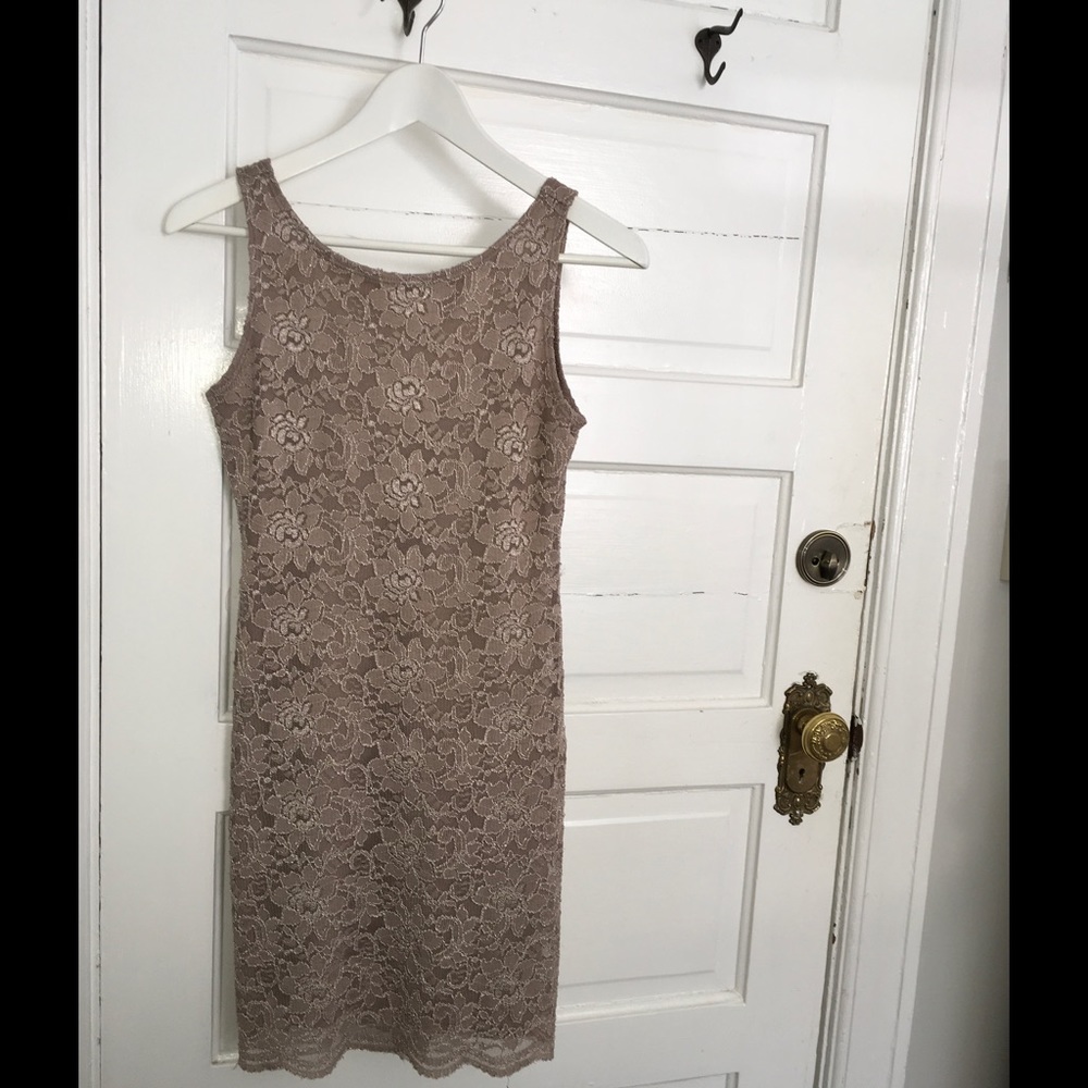 Champagne-lace dress