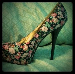 Floral heels size 8