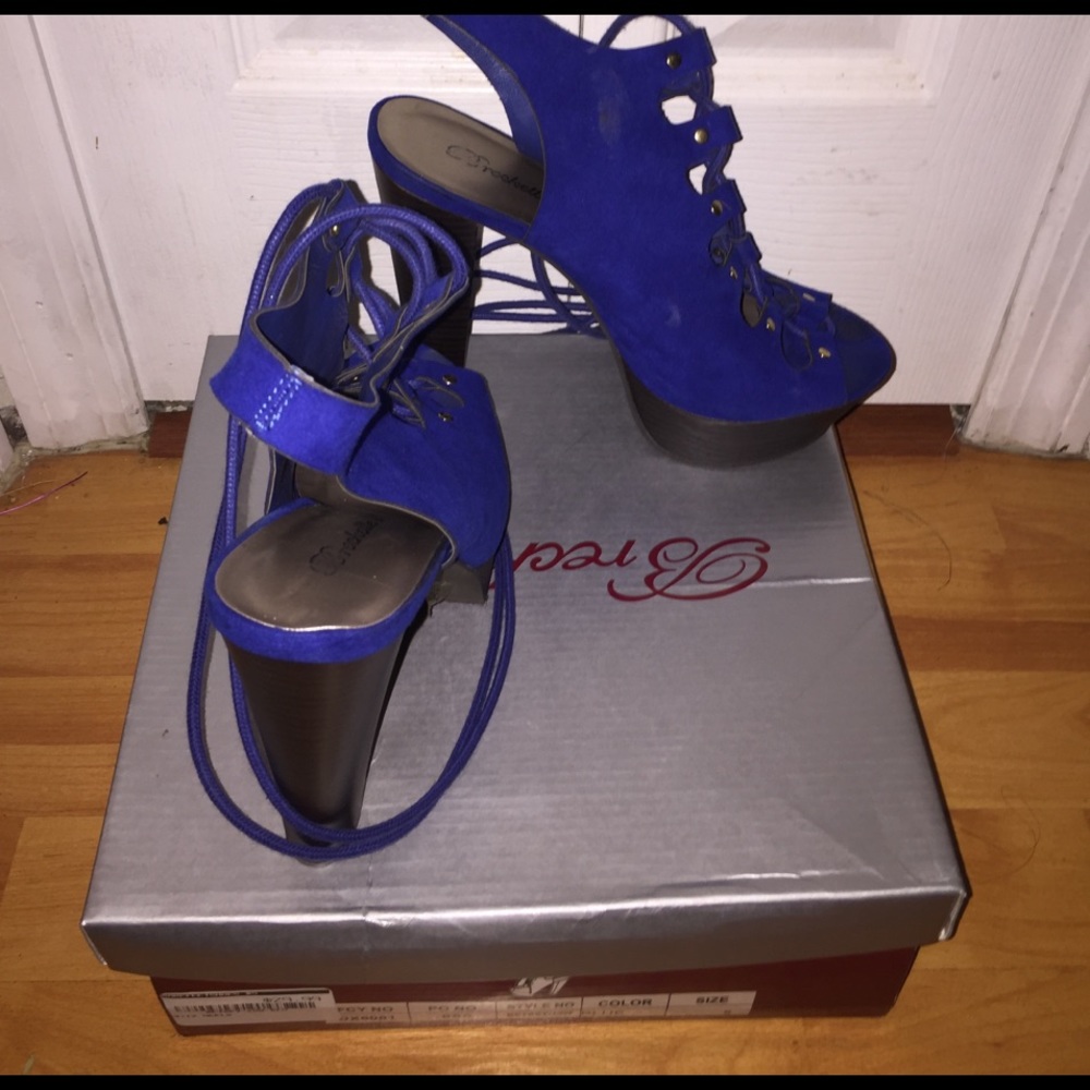 Betsy - Picture 3 of 3