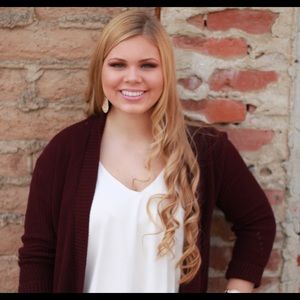 Meet your Posher, Caitlyn