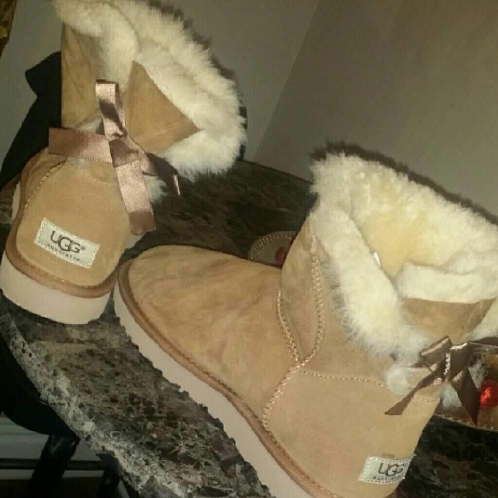 Womens Authentic UGG Boots size 9