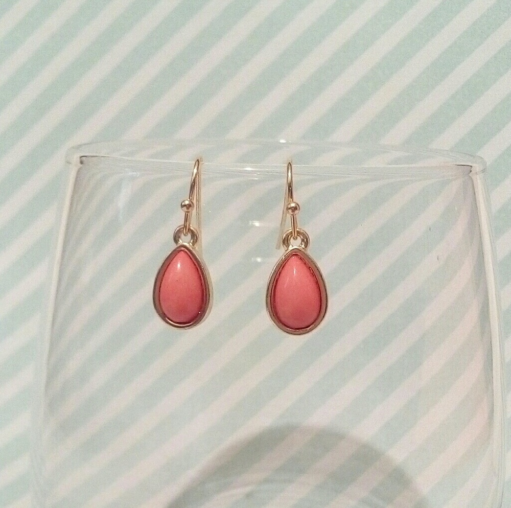 Simple Coral/Peach Colored Dangling Earrings