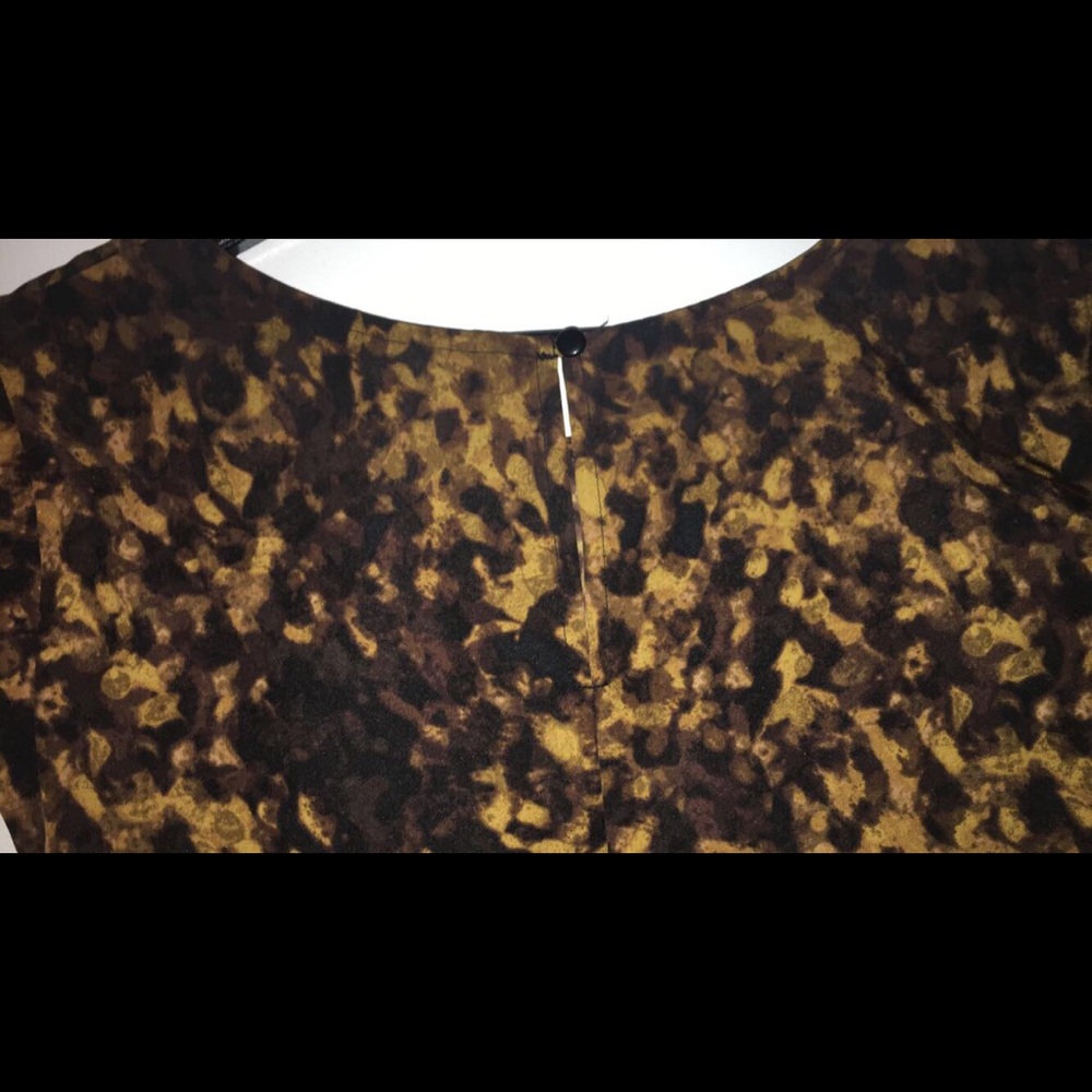 Beautiful Blouse - Picture 2 of 2