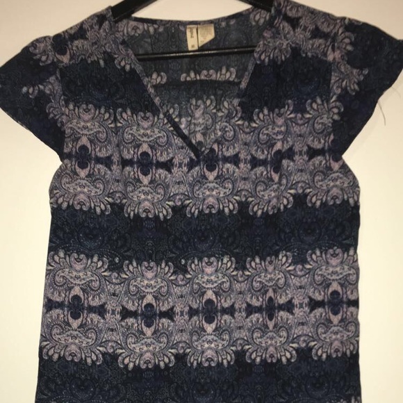 Beautiful Blouse - Picture 1 of 3