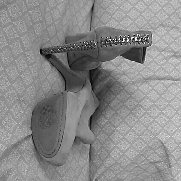 Tan boots - Picture 2 of 4