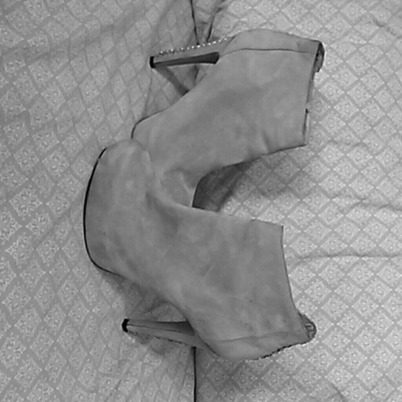 Tan boots - Picture 3 of 4