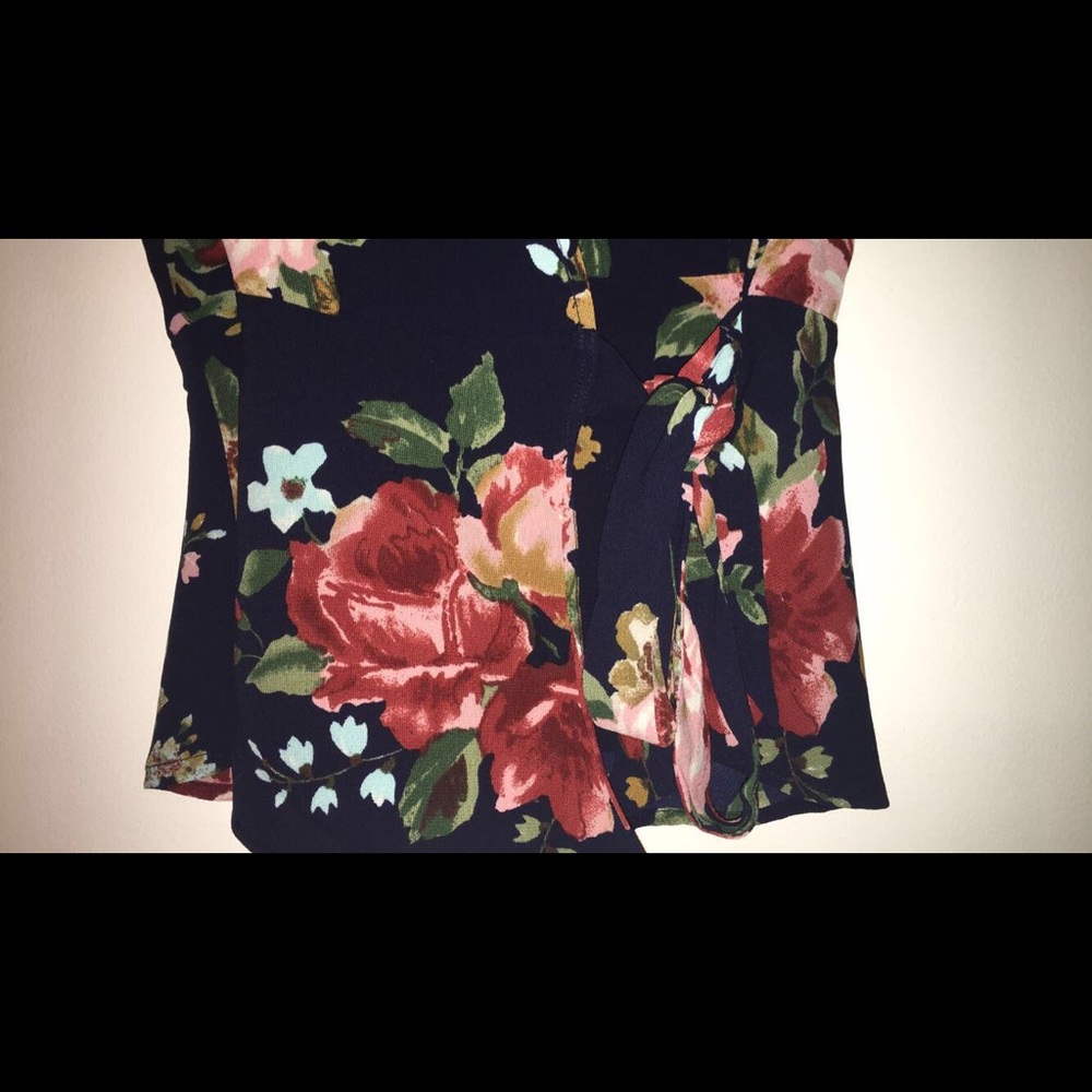 Beautiful Blouse - Picture 2 of 2