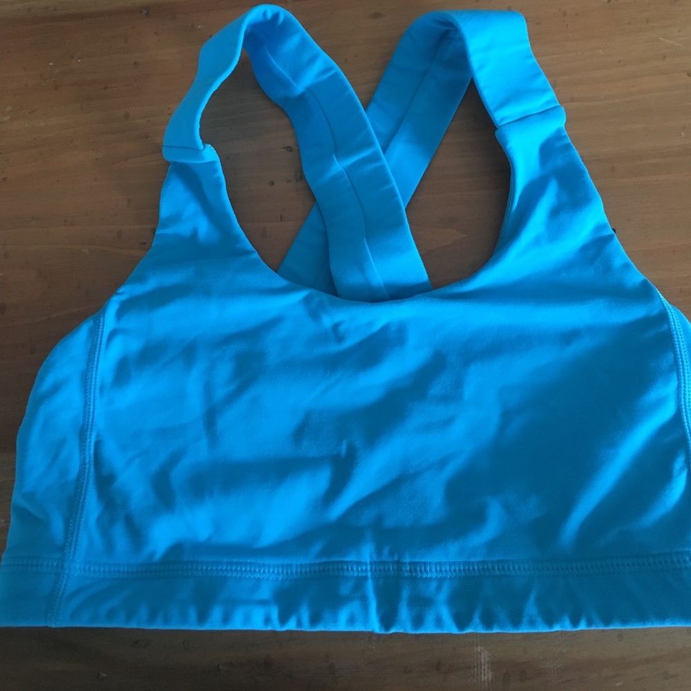 Lululemon sports bra size 4
