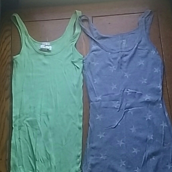 ❌SOLD on Ⓜ️❌Tank Top Bundle. - Picture 1 of 3