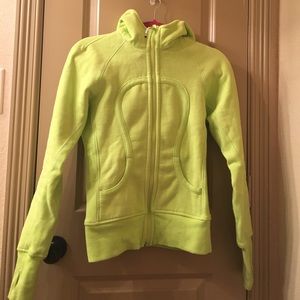 Lululemon Scuba Hoodie Size 4, lime