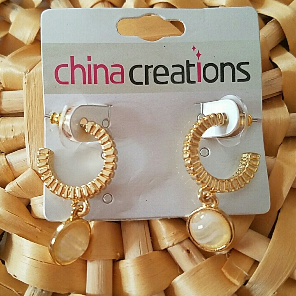 Moon Pearl ruffle Earrings