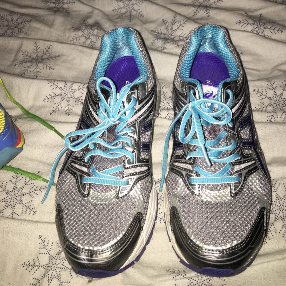 Asics GT 1000 gel running sneakers