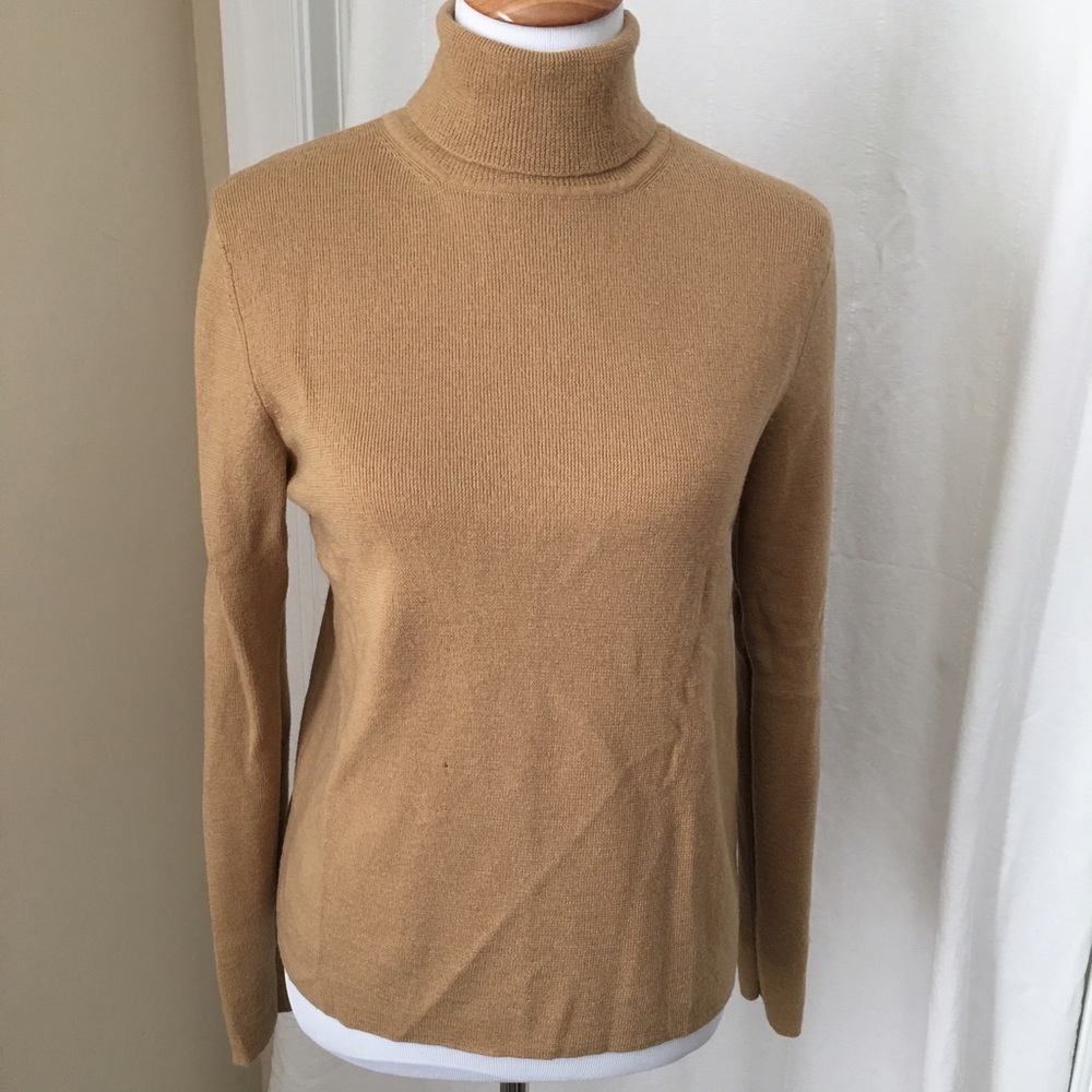 Gap XL camel turtleneck sweater