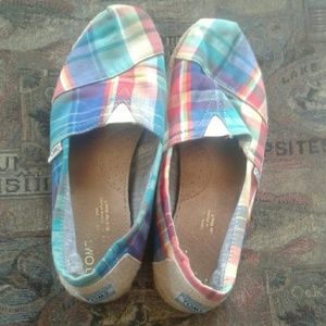 Tom's Plaid shoes