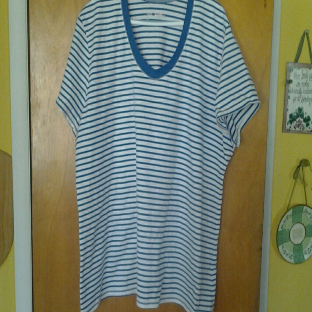 Woman's top 3X jms blue and white stripes