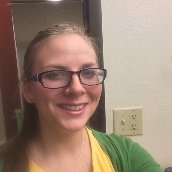 Meet your Posher, Hailey - Picture 2 of 2