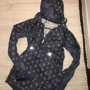 Lululemon Miss Misty pullover