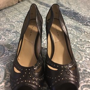 Tahari cutout peep toe pumps