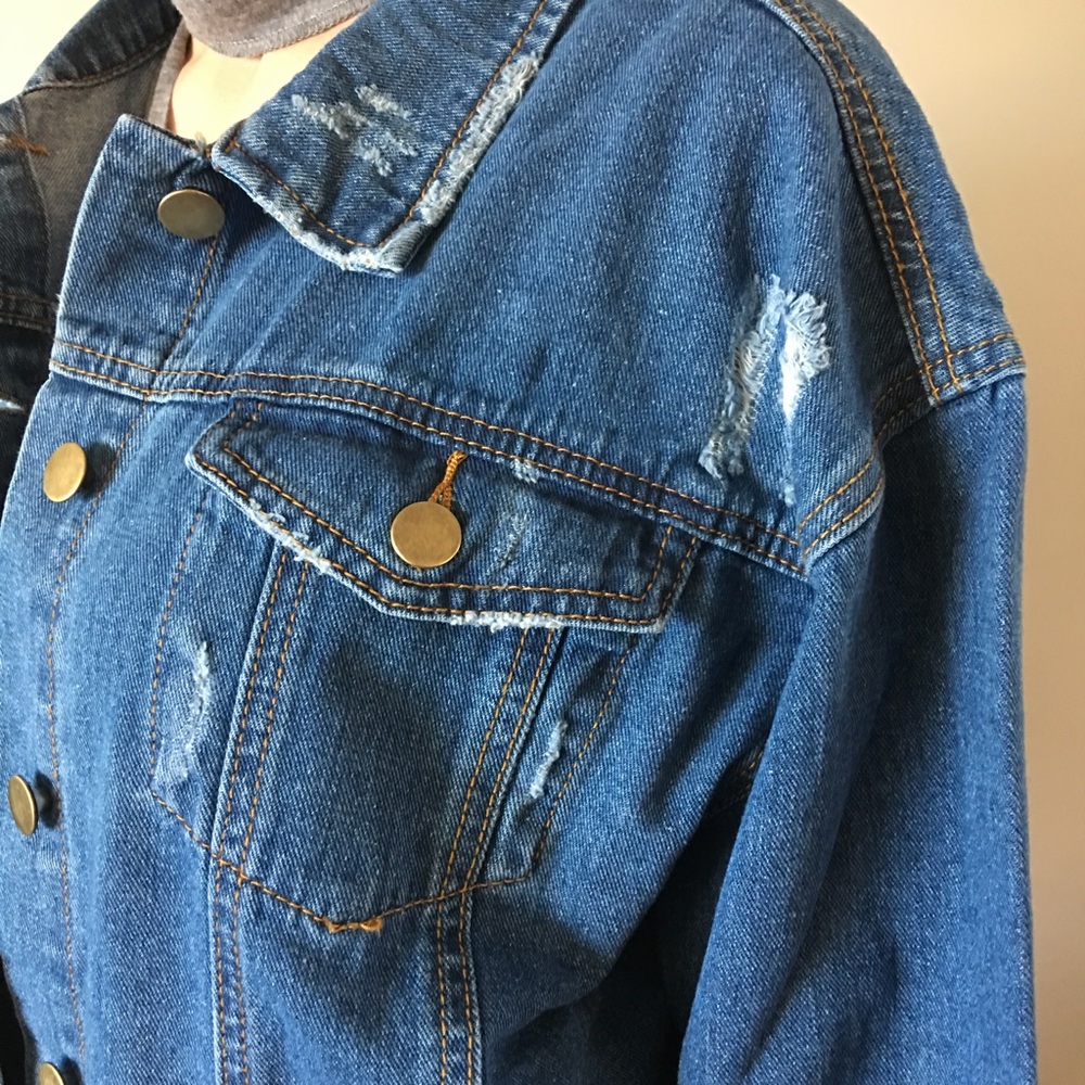 ◾️LAST◾️ Oversized Distressed Jean Jacket - Picture 4 of 5