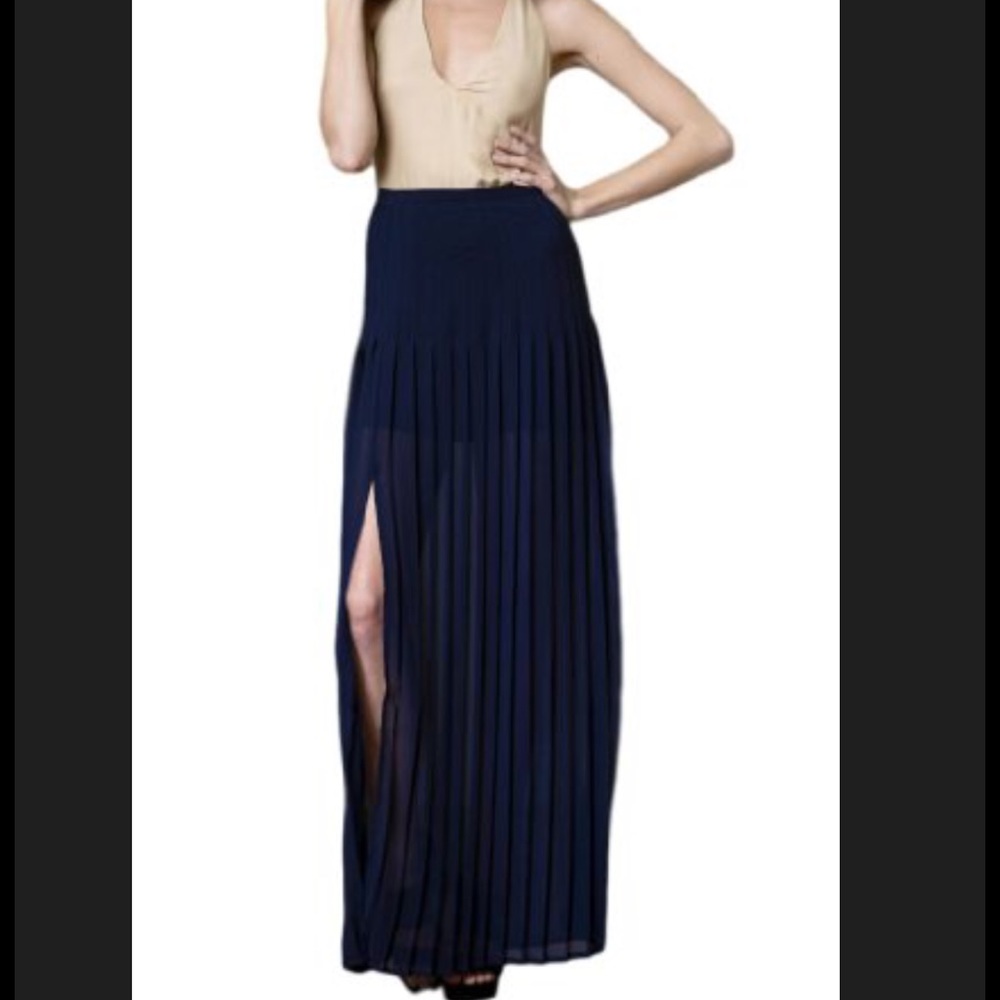 Blaque Label Women's Pleated Maxi Skirt w slit