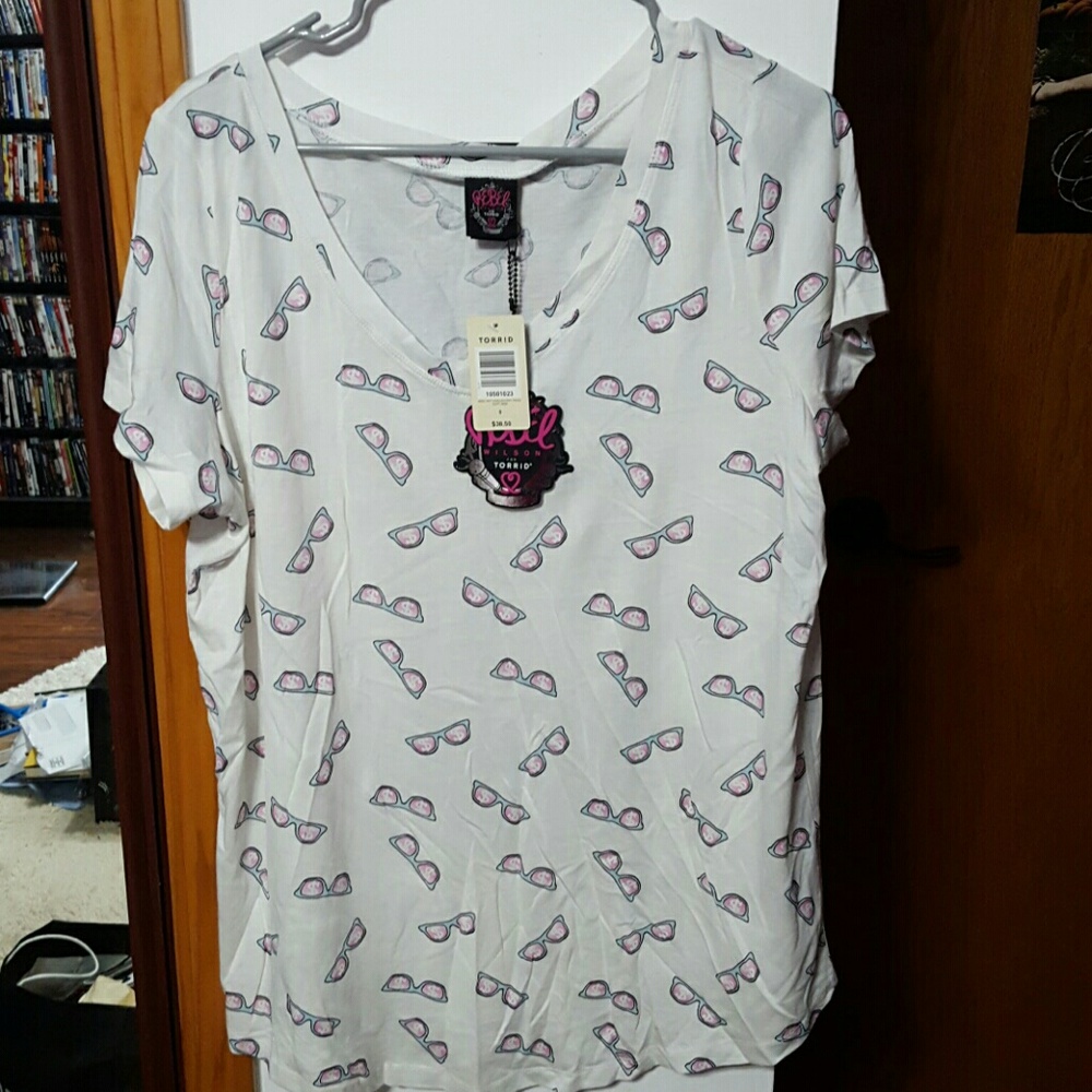 TORRID sunglasses print t shirt