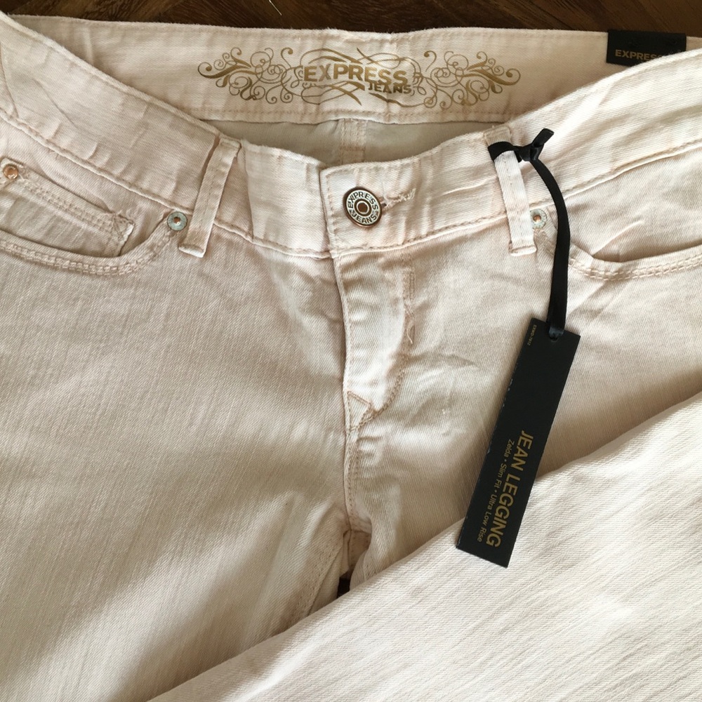 NWT Express jeans leggings Zelda Slimfit  low rise