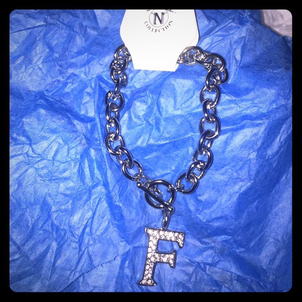 🔥🌈💖Chain bracelet with F initial charm🌈💖🔥