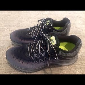 Nike Zoom Winflo 3 Shield Lightweight Running Shoe