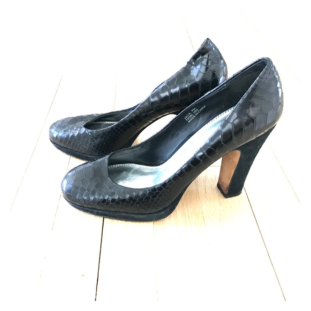 Calvin Klein sz 9 heels. Fits like 10