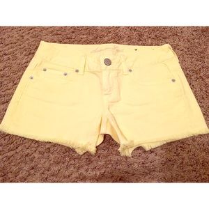 Light yellow American Eagle Shorts