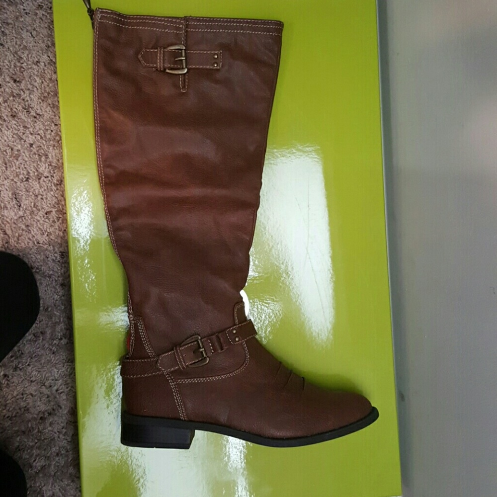 Riding boots