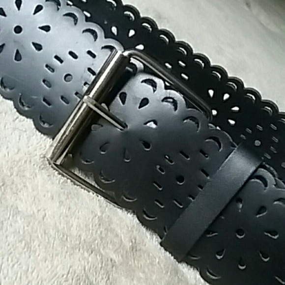 Black Floral Belt - Picture 2 of 5