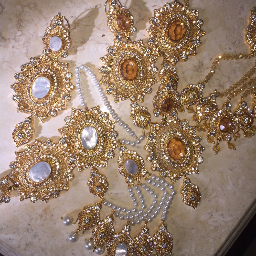 Meet your Posher, Meena