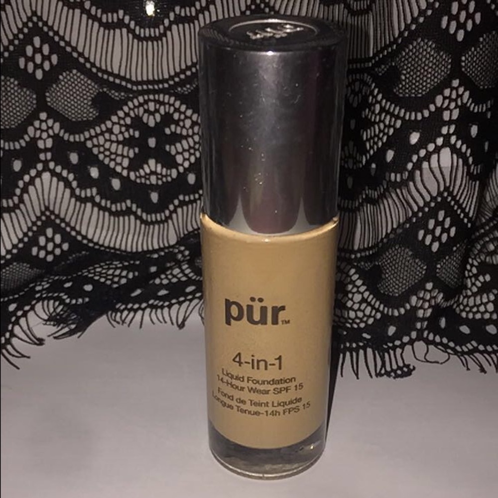 Pür Minerals 4-in-1 Liquid Foundation in Tan