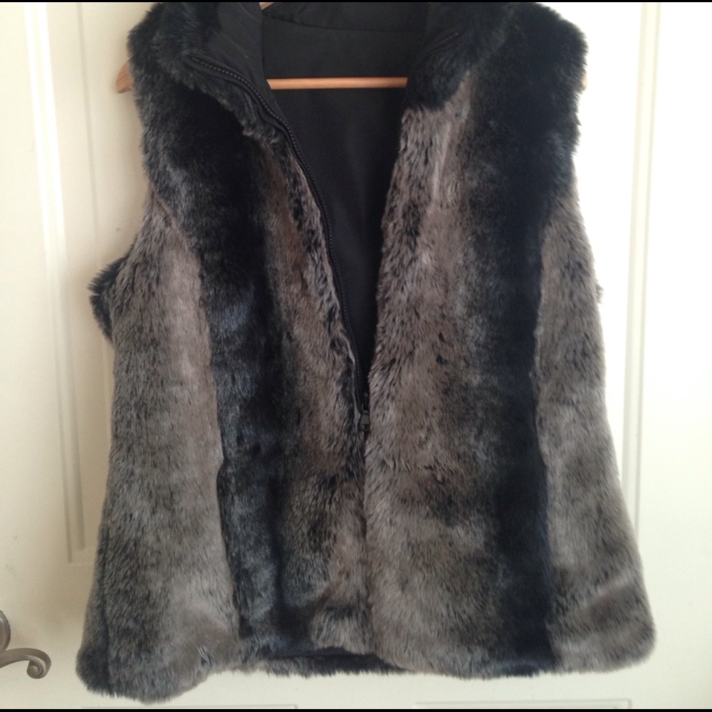 Small Kristen Blake Faux Fur Vest