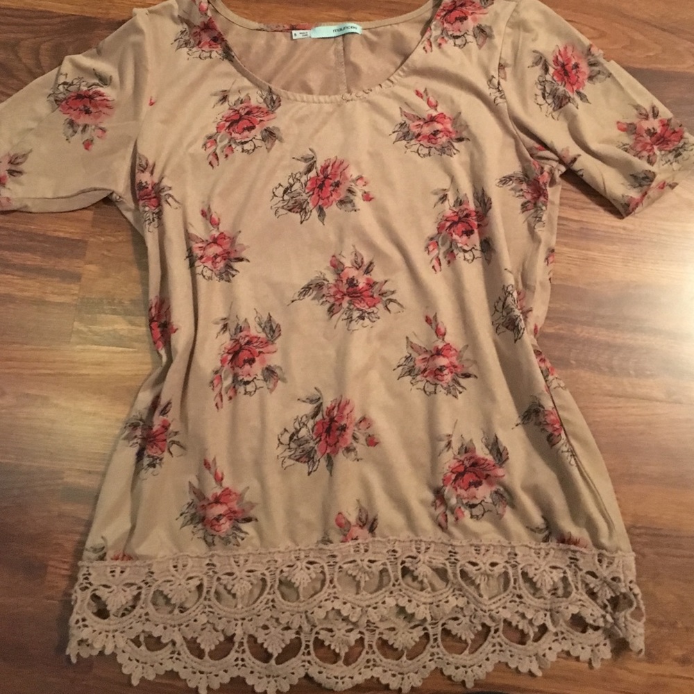 Maurice's soft flowy shirt with lace detailing