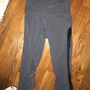 Gray lulu lemon cropped leggings