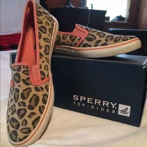 Leopard print Sperry top-siders