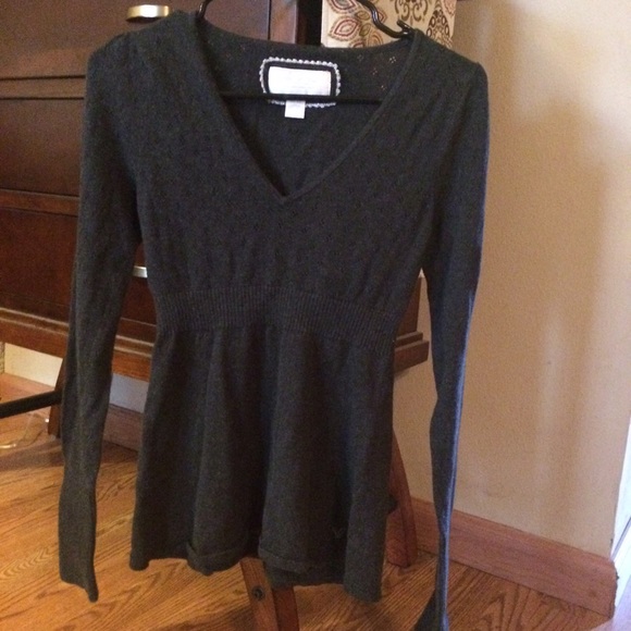 American Eagle Charcoal Gray Sweater - Picture 2 of 2