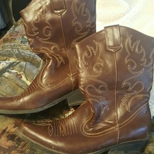 fashion cowboy boots