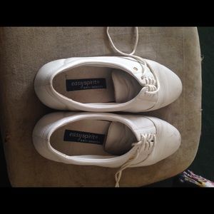 Size 7.5 easy  spirit anti gravity shoes