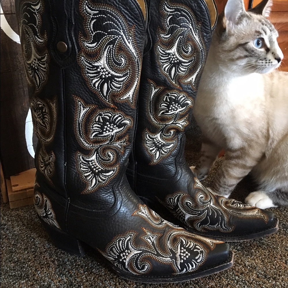 Black Corral cowboy boots